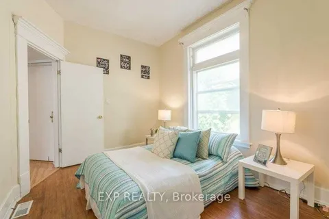 541 Aylmer Street, ON K9H 3W6