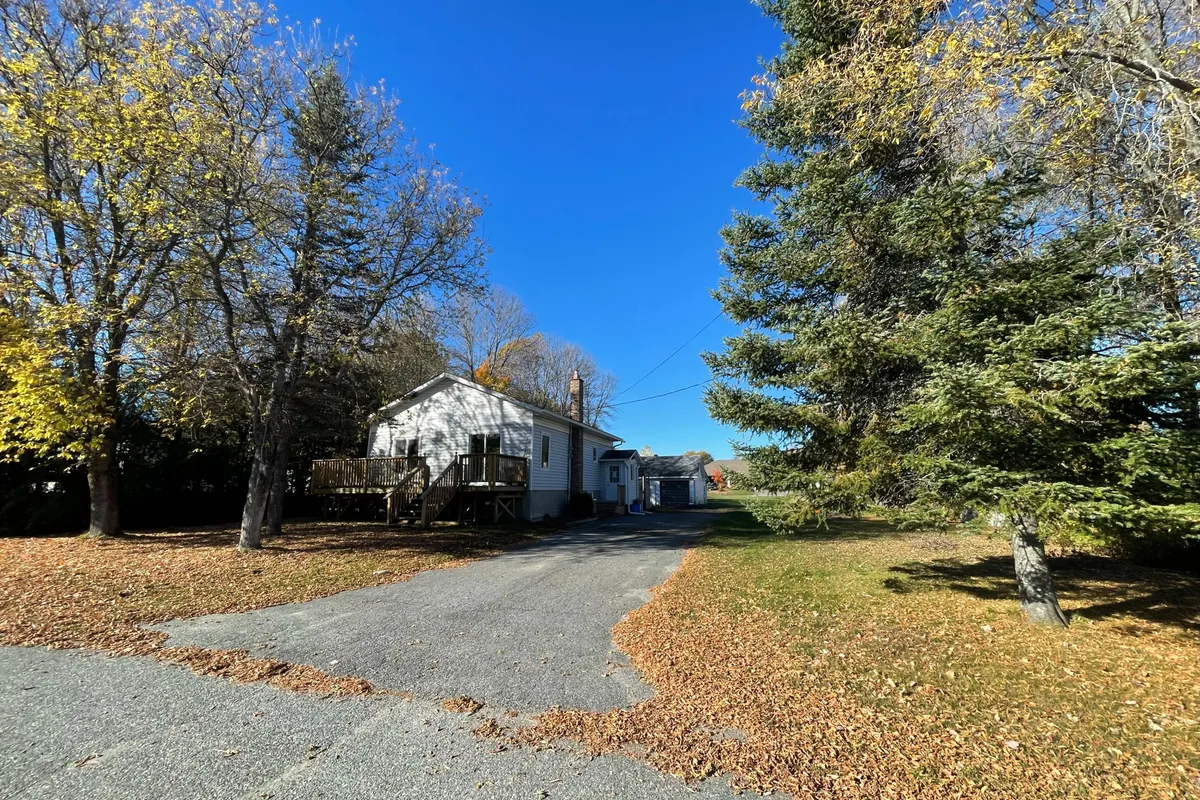 11 John Street, ON P0M 2W0