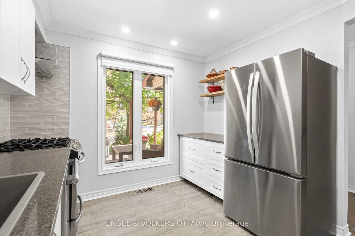 1540 Mimosa Avenue, ON K1G 4C9