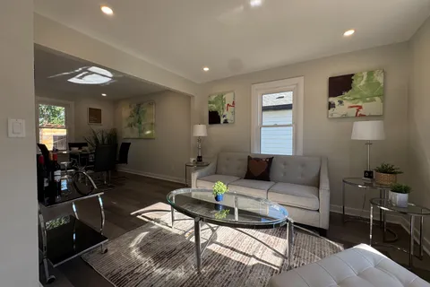 260 Wallace Avenue, ON L3B 1R6