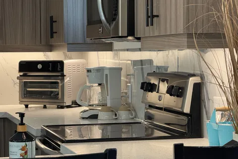 260 Wallace Avenue, ON L3B 1R6