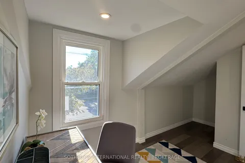 260 Wallace Avenue, ON L3B 1R6