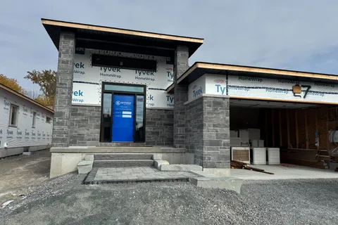 27 Schmidt Way, ON K8V 0L5