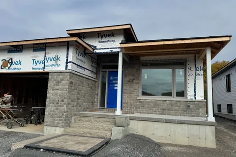 29 Schmidt Way, ON K8V 0L5