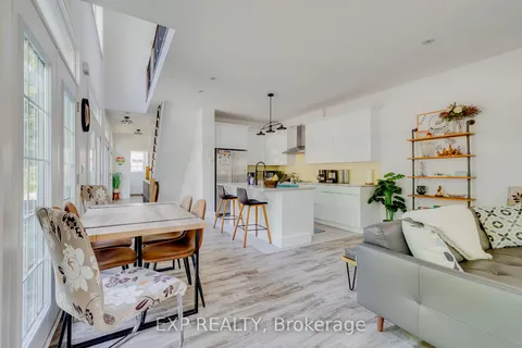 28 Centre Street, ON N0M 1T0