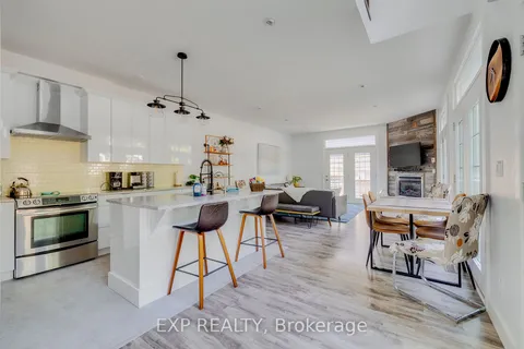 28 Centre Street, ON N0M 1T0