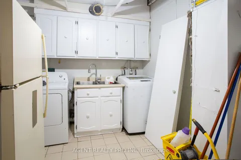 24264 Coldstream Road, ON N0M 2A0