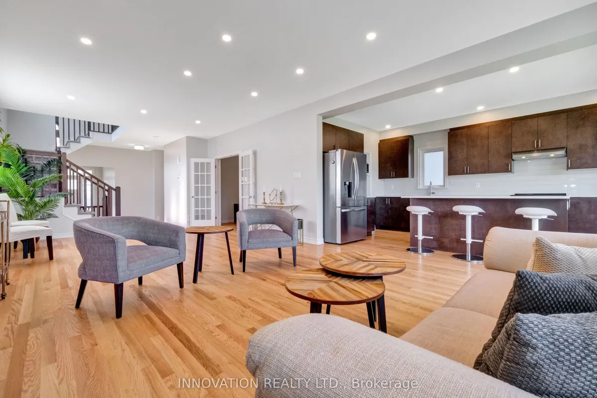 868 Snowdrop Crescent, ON K1T 0X7