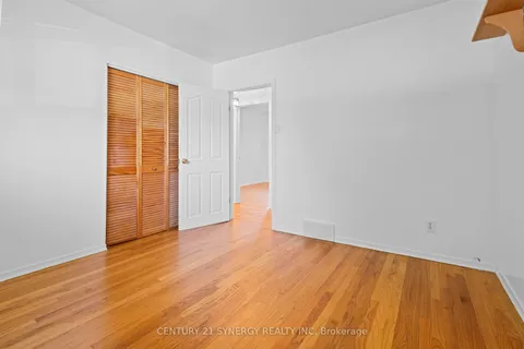 20 Parkside Crescent, ON K2G 3B5