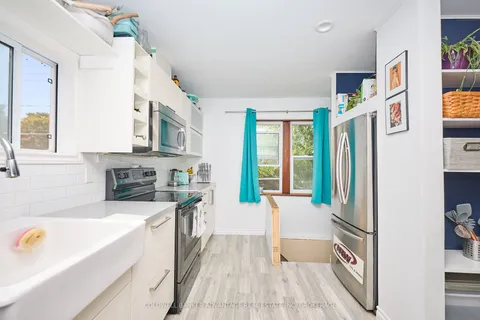 1123 Pelham Street, ON L3C 3E4