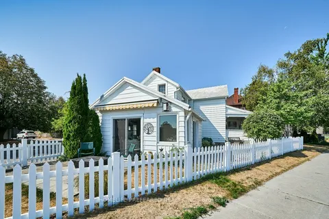 157 Crescent Street, ON K9J 2G4