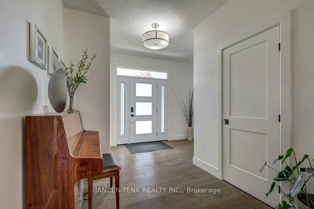 8476 Imperial Road, ON N5H 2R2