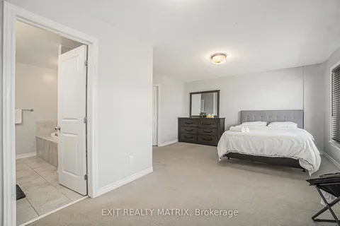 554 Jackdaw Avenue, ON K2J 6N1