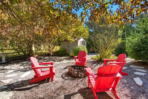 17 KEALL Crescent, ON P1L 1Y4