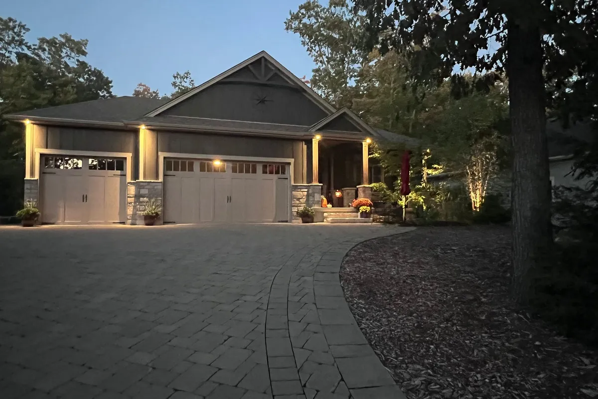 10151 Pinery Bluffs Road, ON N0M 1T0