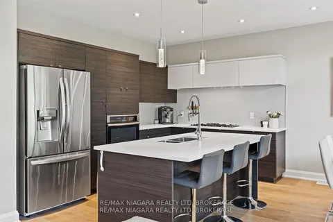 4 Olde School Court, ON L2N 0B1