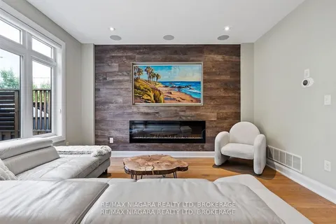 4 Olde School Court, ON L2N 0B1