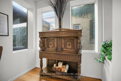 694 Colborne Street, ON N6A 3Z5