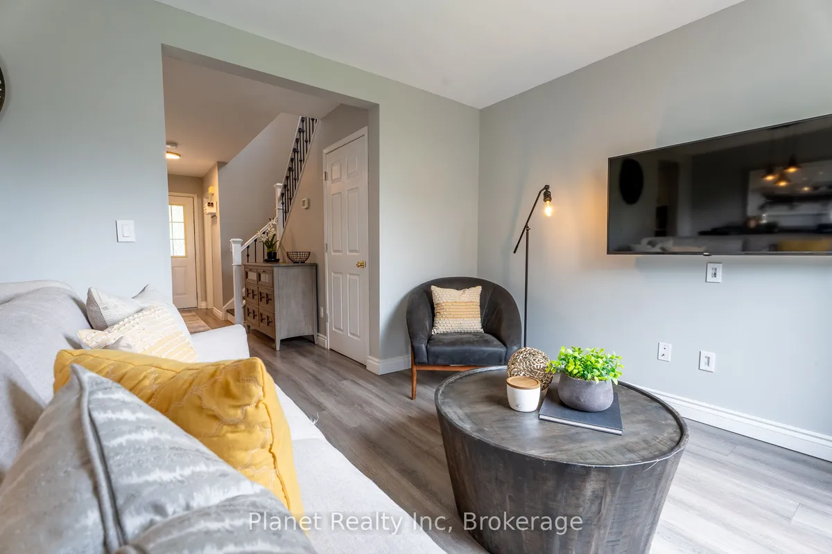 16 Southcreek Trail, ON N1G 4Y8