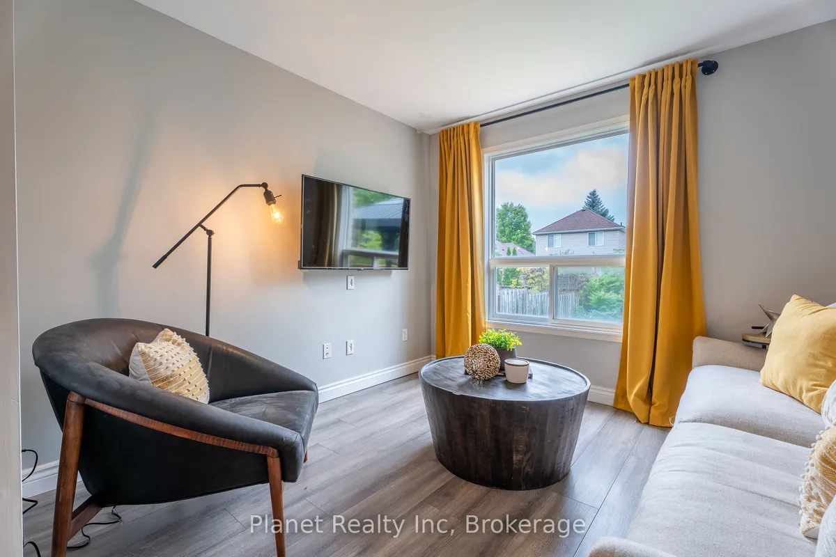 16 Southcreek Trail, ON N1G 4Y8