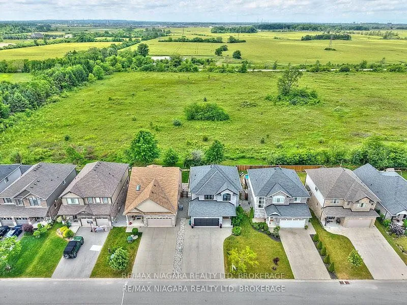 5703 Osprey Avenue, ON L2H 0M2