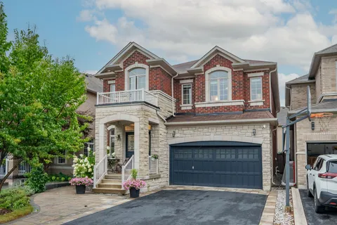 19 McKnight Avenue, ON L8B 0R5