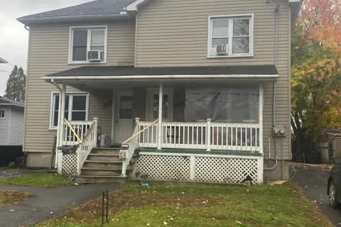 226 4th Street, ON K6J 2S1