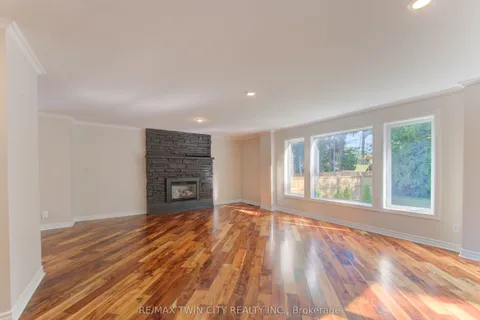 6 Churchill Street, ON N2L 2X2