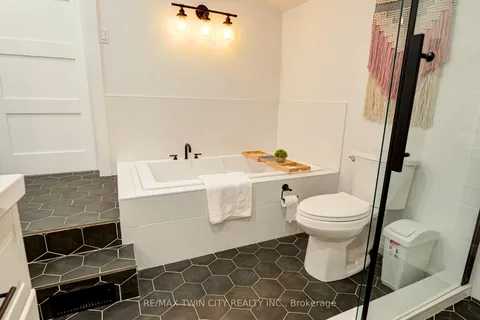 22 River Street, ON N0B 1K0