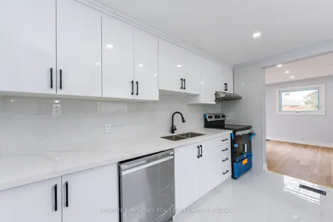 15 Dover Road, ON L3B 2T7