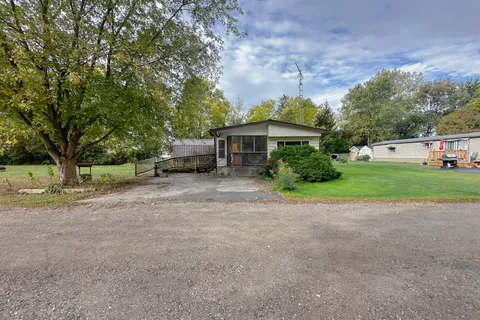 15 (45 Spruce Lane) Oak Lane, ON N0L 1C0