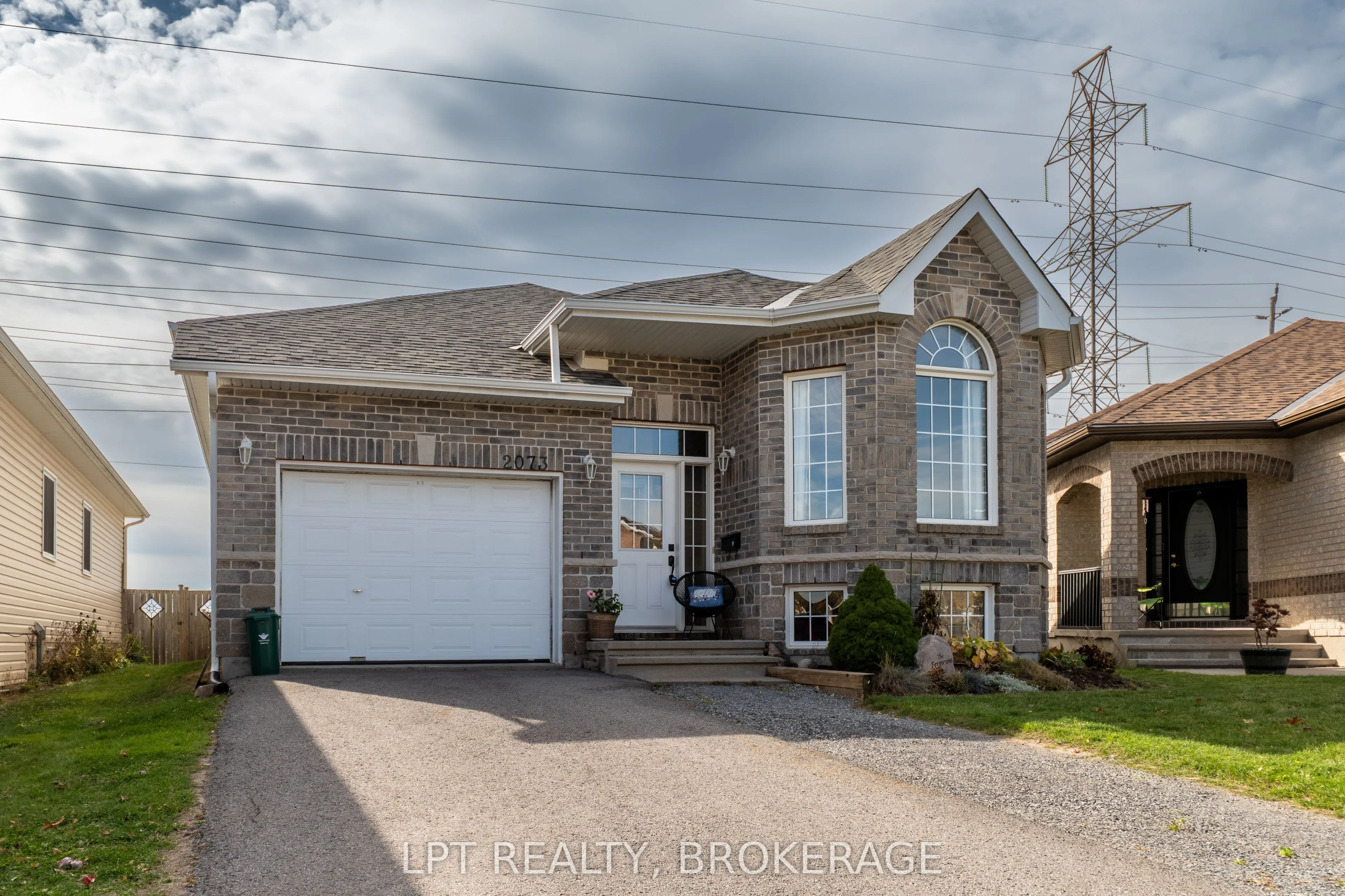 2073 Swanfield Street, ON K7M 0A9