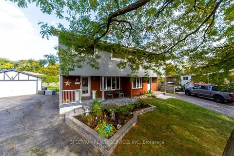 11 Carrington Court, ON L9A 4N5