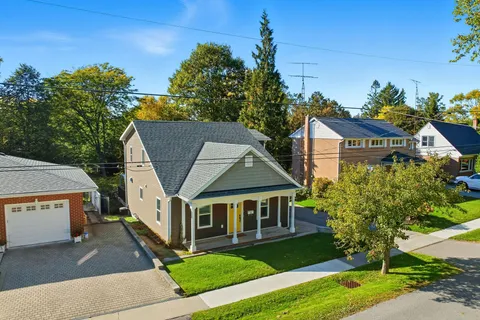 80 Elgin Street, ON L1A 2M1