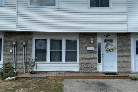 735 Parkview Crescent, ON N3H 5A1