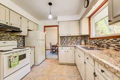 39 Kenwood Crescent, ON N1H 6E4