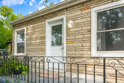 7 Elmwood Avenue, ON L2R 2T5