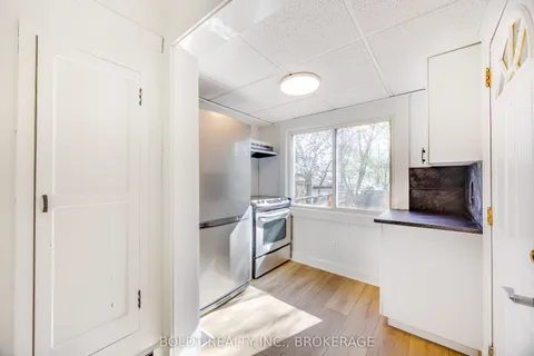 8 Chelsea Street, ON L2P 3B8