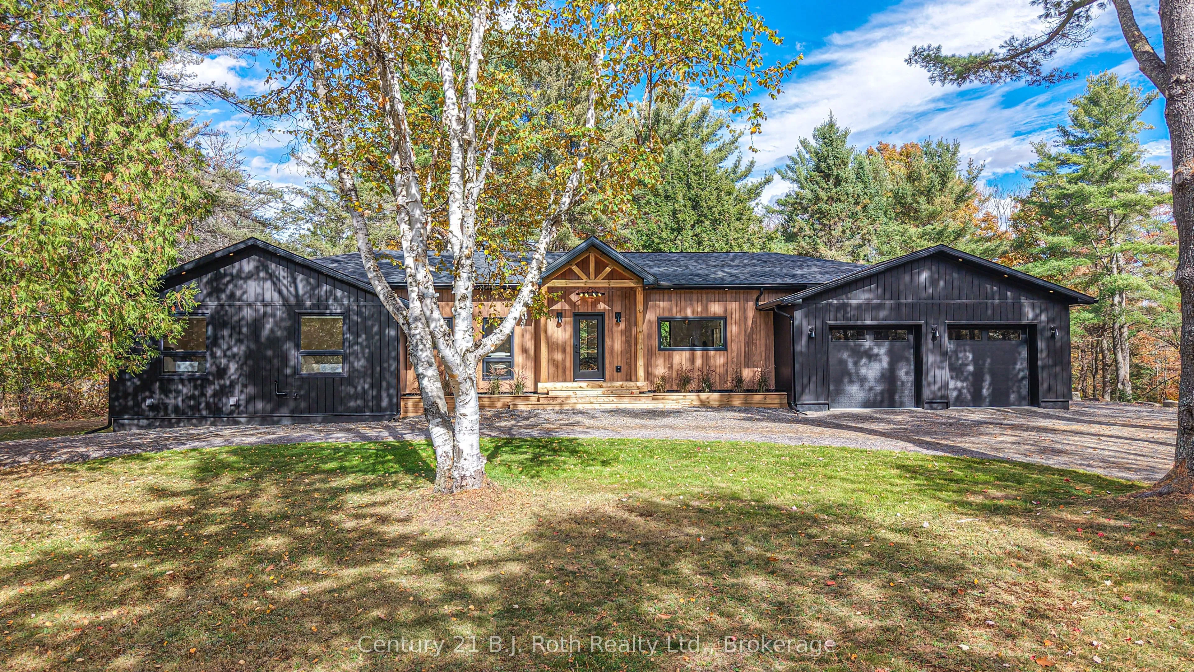 691 South Waseosa Lake Road, ON P1H 2N5