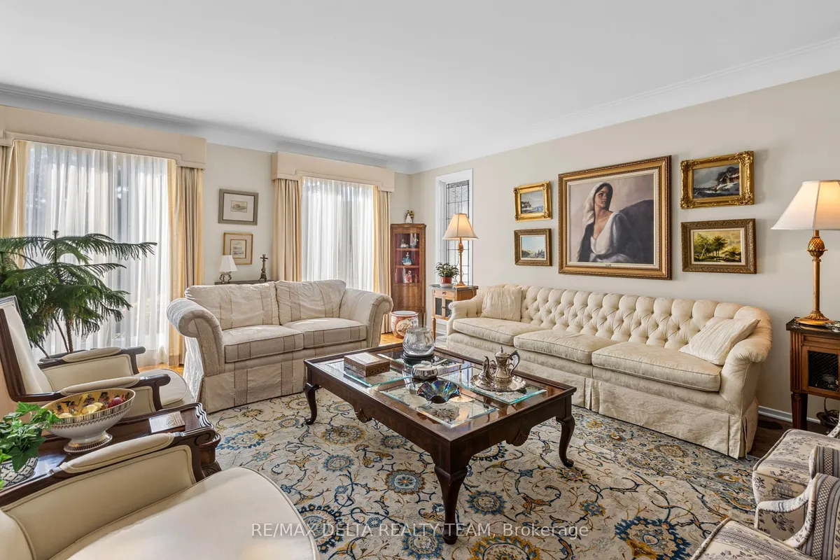 11 Garand Place, ON K1H 8M1