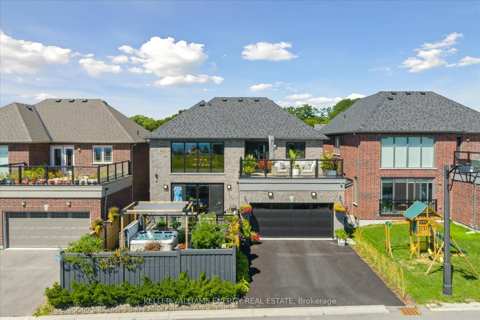 213 Strachan Street, ON L1A 0E6