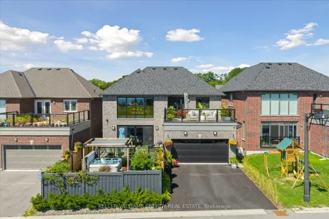 213 Strachan Street, ON L1A 0E6