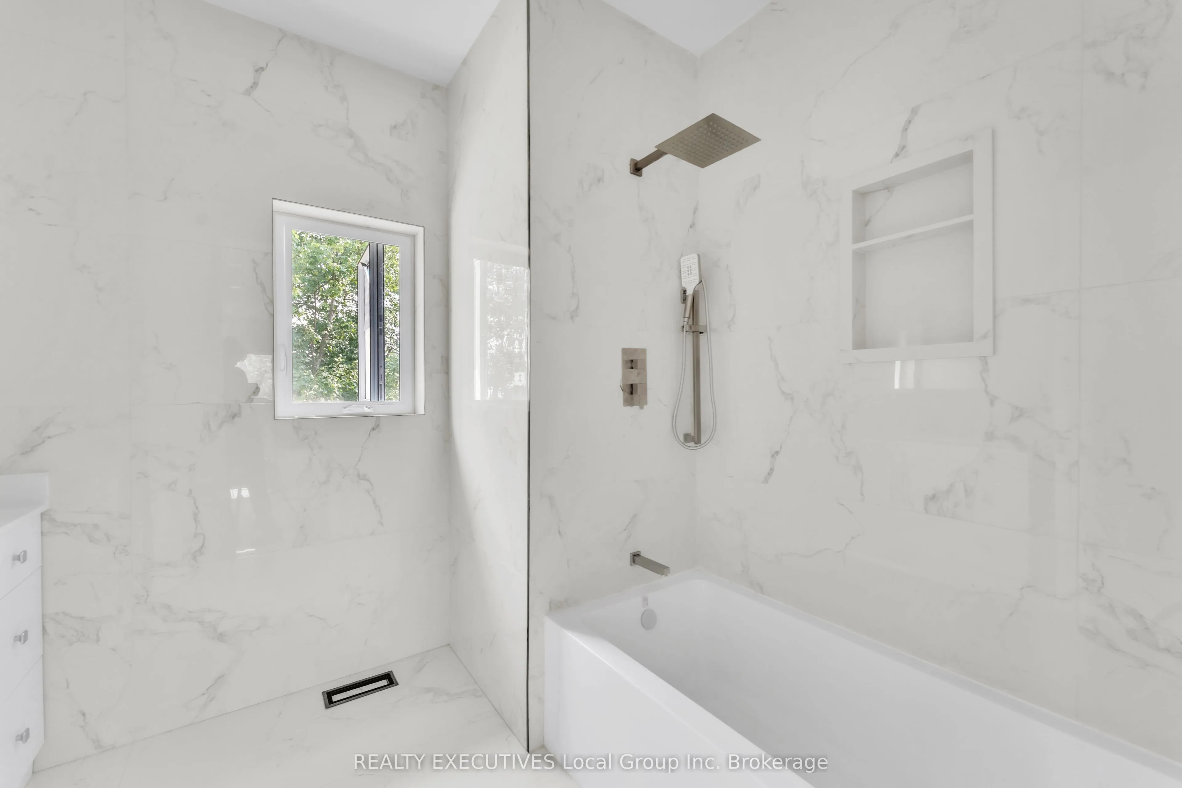 29 Shallot Crescent, ON P1A 3V7