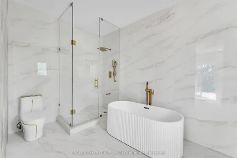 29 Shallot Crescent, ON P1A 3V7