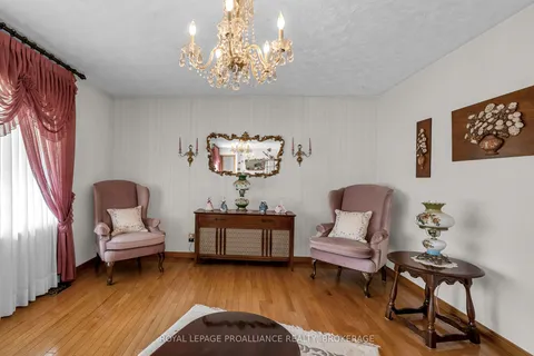 224 Danis Avenue, ON K6H 5E7