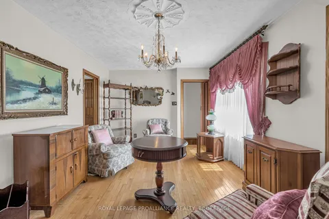 224 Danis Avenue, ON K6H 5E7