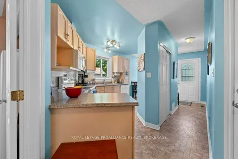 781 Shires Way, ON K7M 8X9