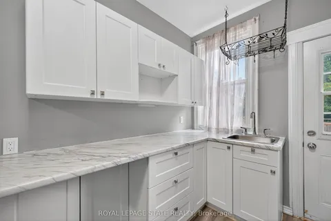 188 Stinson Street, ON L8N 1S9