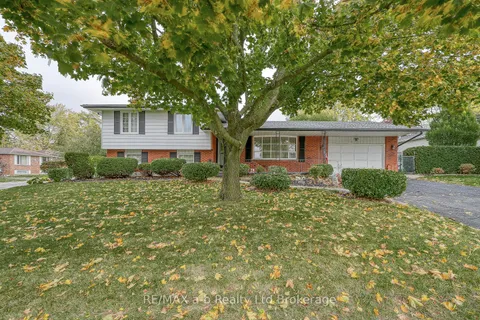 1 Golden Place, ON N5C 3N5