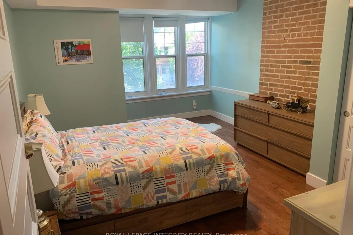 220-222 Argyle Avenue, ON K2P 1B9